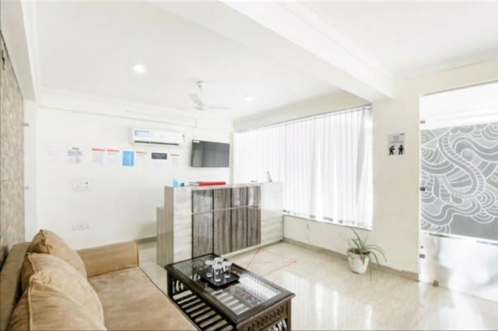 Rbm Residency Hotel Гургаон Екстериор снимка