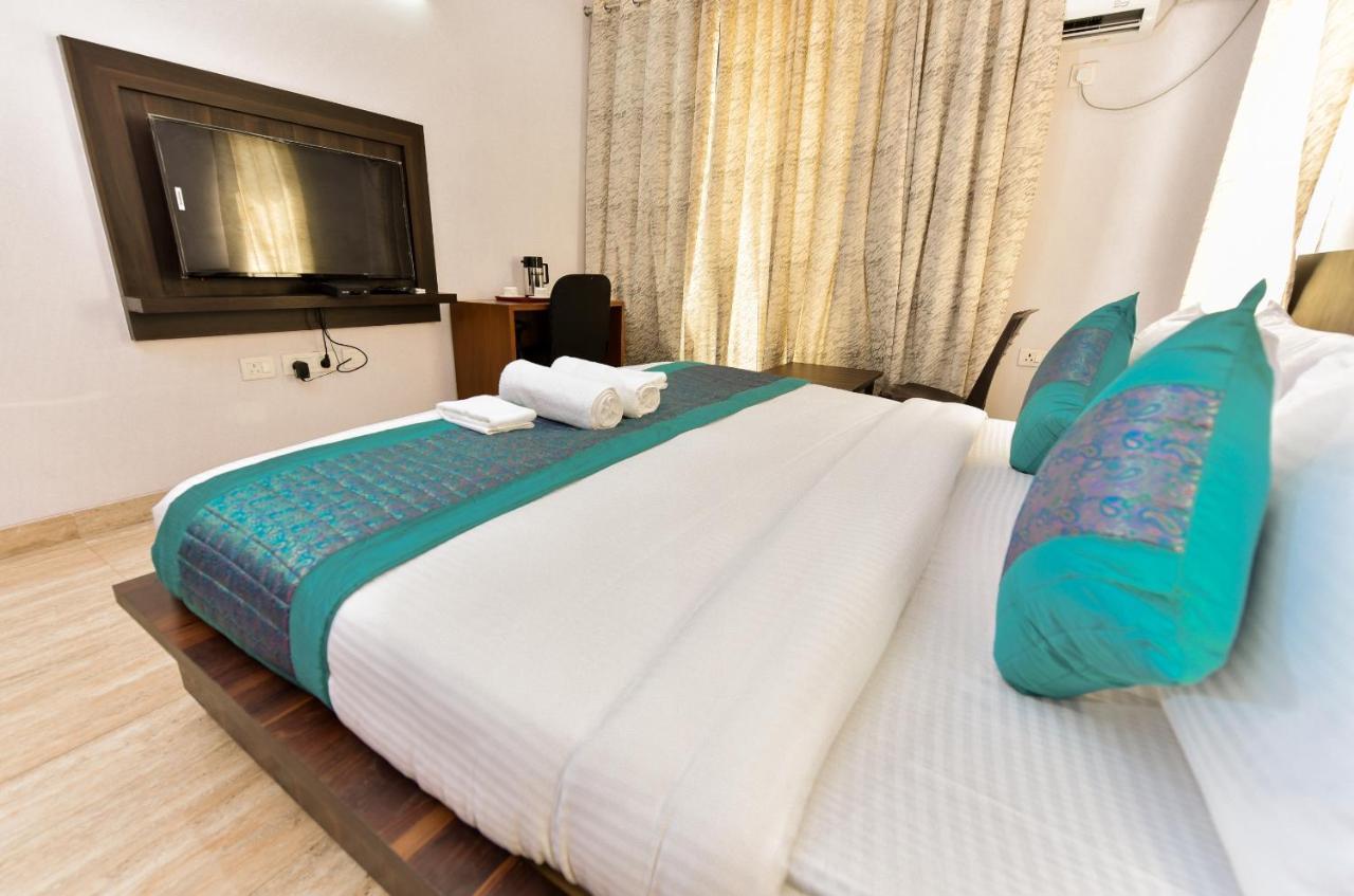 Rbm Residency Hotel Гургаон Екстериор снимка